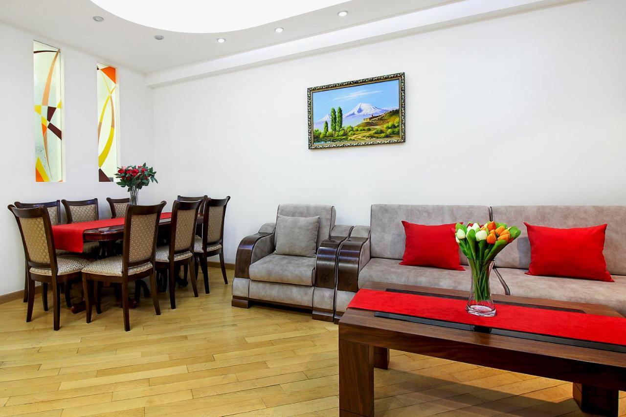 3 Bedroom Apartment Near Republic Square Jerevan Exteriér fotografie